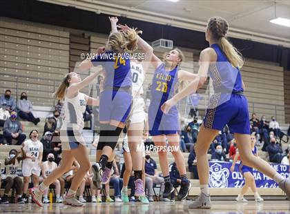 Thumbnail 2 in Olympia vs Kelso photogallery.