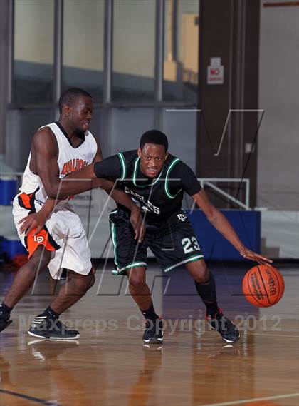 Thumbnail 3 in Pasadena vs. La Porte (McDonald's Texas Invitational) photogallery.