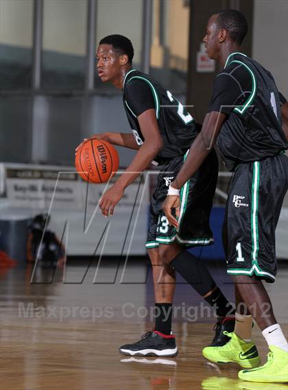 Thumbnail 2 in Pasadena vs. La Porte (McDonald's Texas Invitational) photogallery.