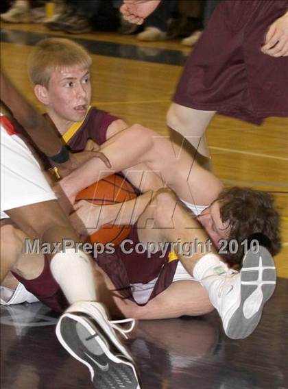 Thumbnail 3 in Elk County Catholic vs. Sewickley Academy (PIAA Class A Second Round) photogallery.