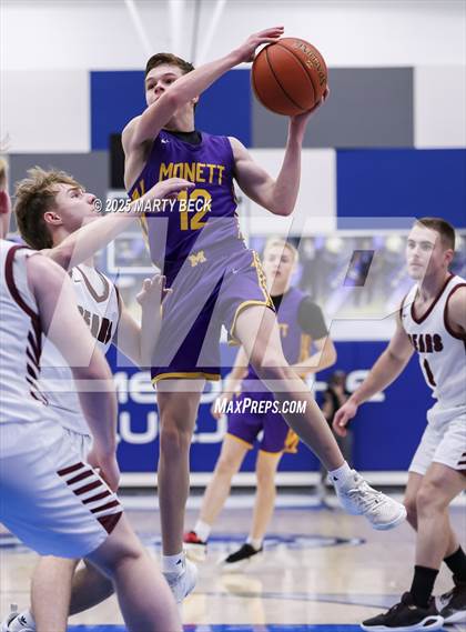 Thumbnail 3 in Willow Springs vs Monett (Bill Rowe's Queen City Classic) photogallery.