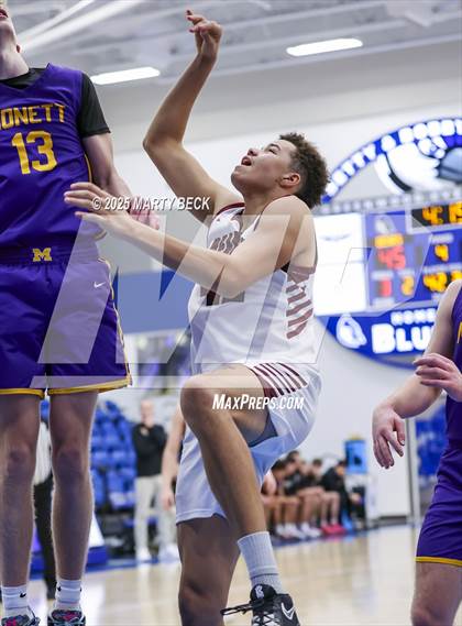 Thumbnail 2 in Willow Springs vs Monett (Bill Rowe's Queen City Classic) photogallery.