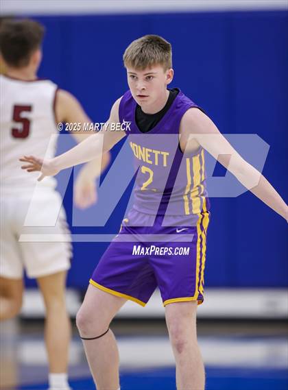 Thumbnail 3 in Willow Springs vs Monett (Bill Rowe's Queen City Classic) photogallery.