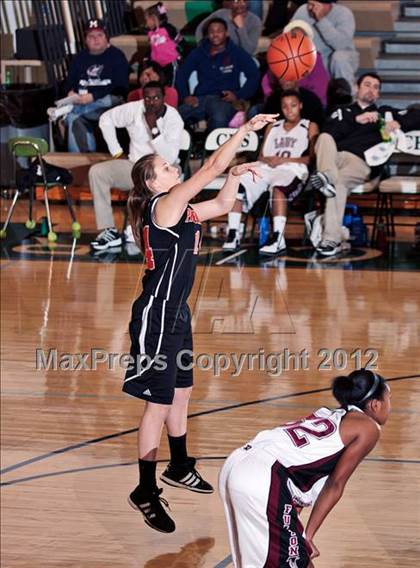 Thumbnail 1 in Pigeon Forge vs. Fulton (D3-AAA final) photogallery.