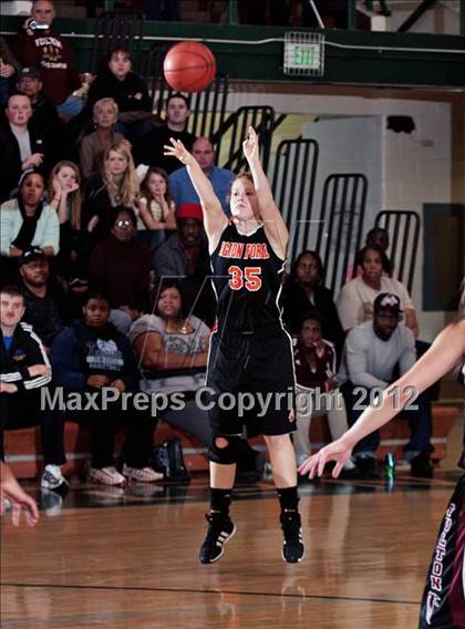 Thumbnail 3 in Pigeon Forge vs. Fulton (D3-AAA final) photogallery.
