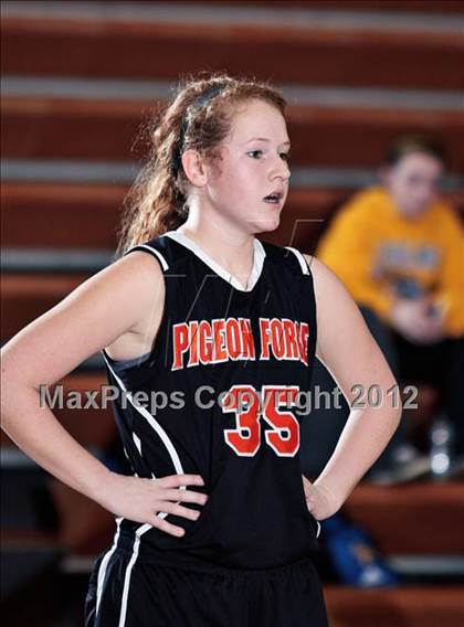 Thumbnail 2 in Pigeon Forge vs. Fulton (D3-AAA final) photogallery.