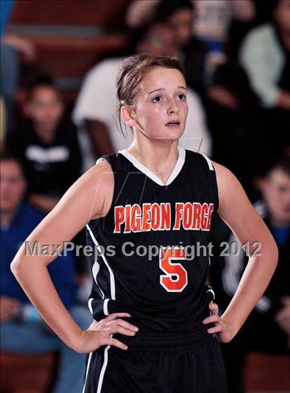 Thumbnail 3 in Pigeon Forge vs. Fulton (D3-AAA final) photogallery.