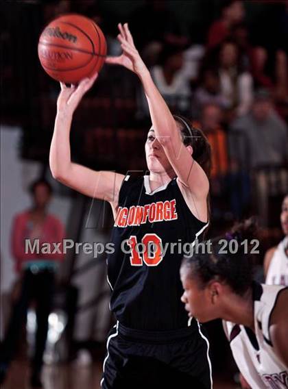 Thumbnail 2 in Pigeon Forge vs. Fulton (D3-AAA final) photogallery.