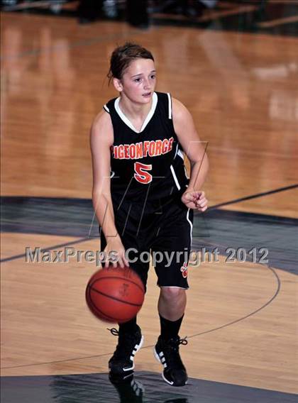 Thumbnail 3 in Pigeon Forge vs. Fulton (D3-AAA final) photogallery.