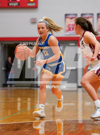 Thumbnail 2 in Danville vs. Crawfordsville (IHSAA 3A Sectional Semifinal) photogallery.