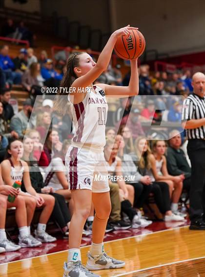 Thumbnail 3 in Danville vs. Crawfordsville (IHSAA 3A Sectional Semifinal) photogallery.