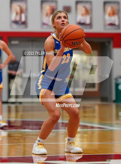 Thumbnail 3 in Danville vs. Crawfordsville (IHSAA 3A Sectional Semifinal) photogallery.