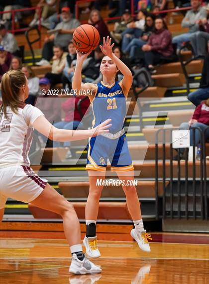 Thumbnail 1 in Danville vs. Crawfordsville (IHSAA 3A Sectional Semifinal) photogallery.