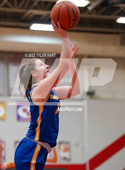 Thumbnail 2 in Danville vs. Crawfordsville (IHSAA 3A Sectional Semifinal) photogallery.
