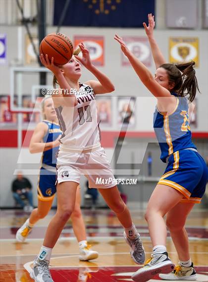 Thumbnail 1 in Danville vs. Crawfordsville (IHSAA 3A Sectional Semifinal) photogallery.