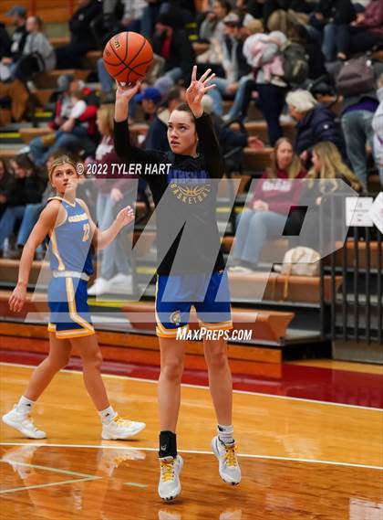 Thumbnail 1 in Danville vs. Crawfordsville (IHSAA 3A Sectional Semifinal) photogallery.