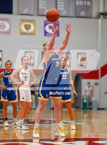 Thumbnail 3 in Danville vs. Crawfordsville (IHSAA 3A Sectional Semifinal) photogallery.