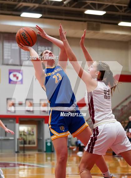 Thumbnail 3 in Danville vs. Crawfordsville (IHSAA 3A Sectional Semifinal) photogallery.