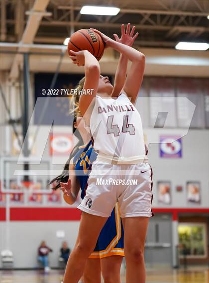 Thumbnail 1 in Danville vs. Crawfordsville (IHSAA 3A Sectional Semifinal) photogallery.