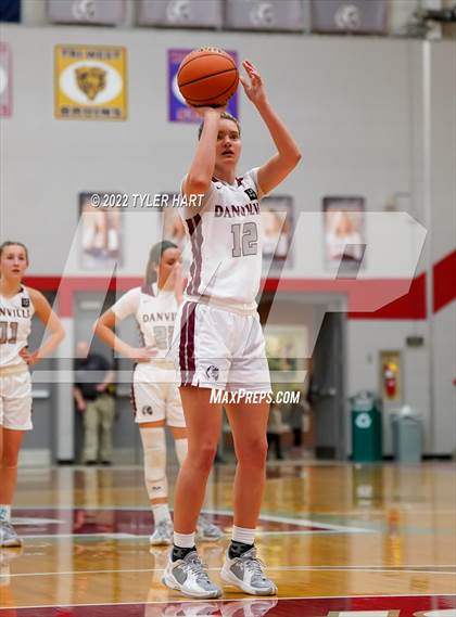 Thumbnail 3 in Danville vs. Crawfordsville (IHSAA 3A Sectional Semifinal) photogallery.