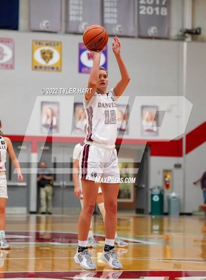 Thumbnail 3 in Danville vs. Crawfordsville (IHSAA 3A Sectional Semifinal) photogallery.