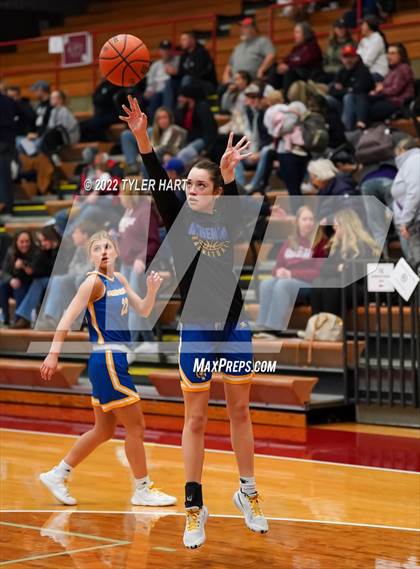 Thumbnail 2 in Danville vs. Crawfordsville (IHSAA 3A Sectional Semifinal) photogallery.