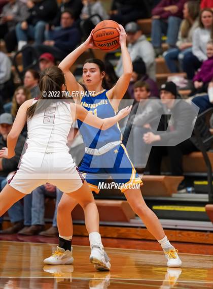 Thumbnail 2 in Danville vs. Crawfordsville (IHSAA 3A Sectional Semifinal) photogallery.