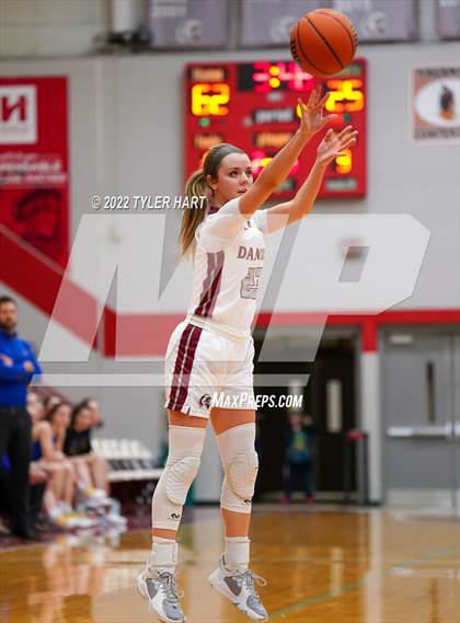 Thumbnail 3 in Danville vs. Crawfordsville (IHSAA 3A Sectional Semifinal) photogallery.