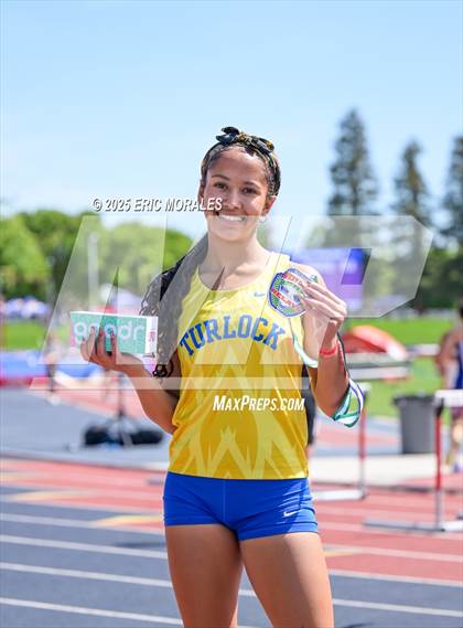Thumbnail 2 in West Coast Relays (Track Events) photogallery.