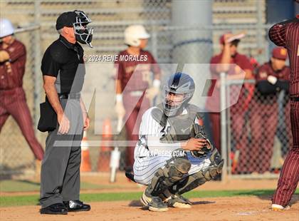 Thumbnail 1 in Maryknoll vs La Salle photogallery.