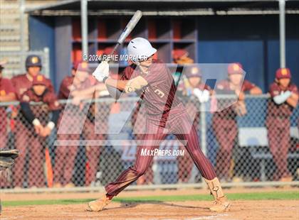 Thumbnail 3 in Maryknoll vs La Salle photogallery.