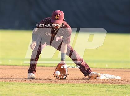 Thumbnail 3 in Maryknoll vs La Salle photogallery.