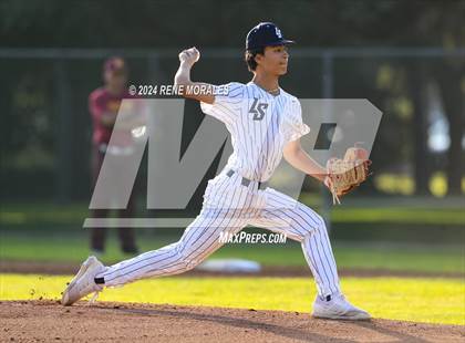 Thumbnail 3 in Maryknoll vs La Salle photogallery.