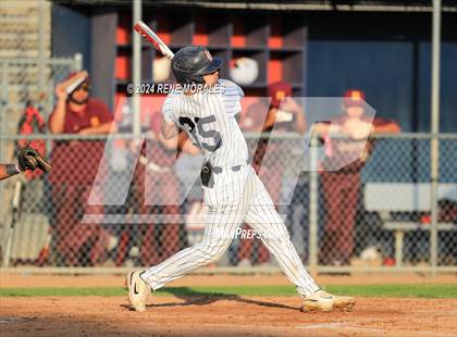 Thumbnail 1 in Maryknoll vs La Salle photogallery.