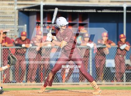 Thumbnail 1 in Maryknoll vs La Salle photogallery.