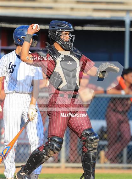 Thumbnail 3 in Maryknoll vs La Salle photogallery.