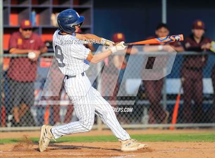Thumbnail 3 in Maryknoll vs La Salle photogallery.