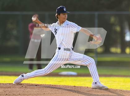 Thumbnail 2 in Maryknoll vs La Salle photogallery.