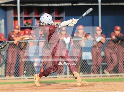 Thumbnail 2 in Maryknoll vs La Salle photogallery.