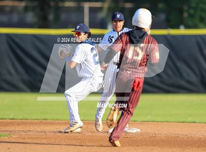 Thumbnail 2 in Maryknoll vs La Salle photogallery.