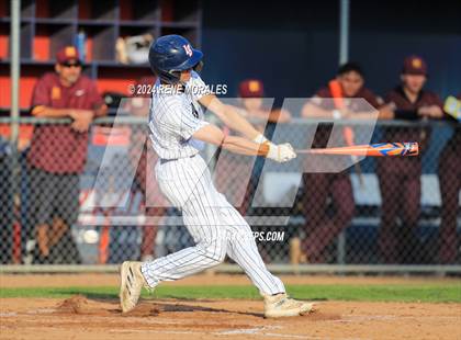 Thumbnail 2 in Maryknoll vs La Salle photogallery.