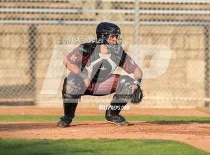 Thumbnail 2 in Maryknoll vs La Salle photogallery.