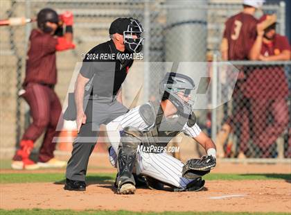 Thumbnail 1 in Maryknoll vs La Salle photogallery.