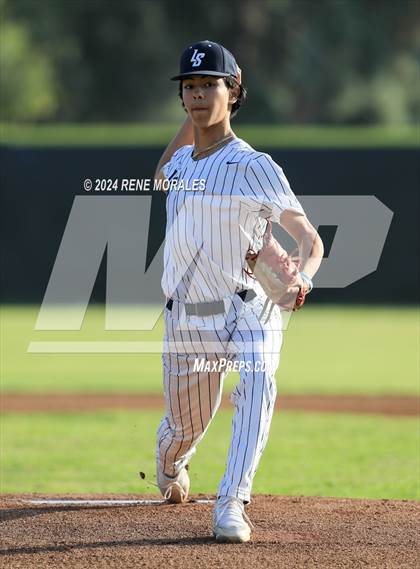 Thumbnail 1 in Maryknoll vs La Salle photogallery.
