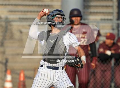 Thumbnail 1 in Maryknoll vs La Salle photogallery.