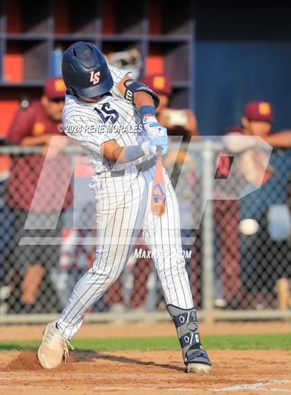Thumbnail 2 in Maryknoll vs La Salle photogallery.