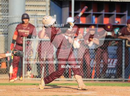Thumbnail 1 in Maryknoll vs La Salle photogallery.