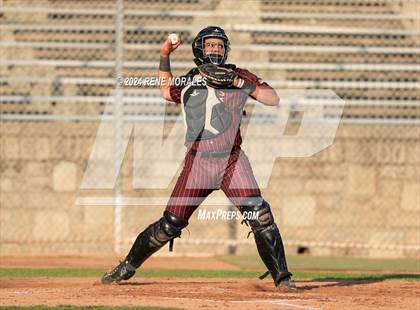 Thumbnail 3 in Maryknoll vs La Salle photogallery.