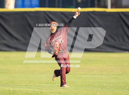 Thumbnail 3 in Maryknoll vs La Salle photogallery.