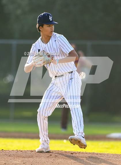 Thumbnail 2 in Maryknoll vs La Salle photogallery.
